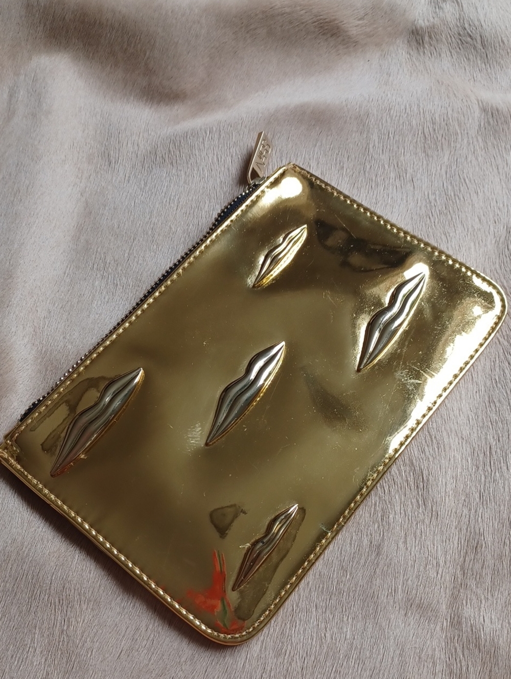 NARS Gold Cosmetic Bag - Picture 5 of 11